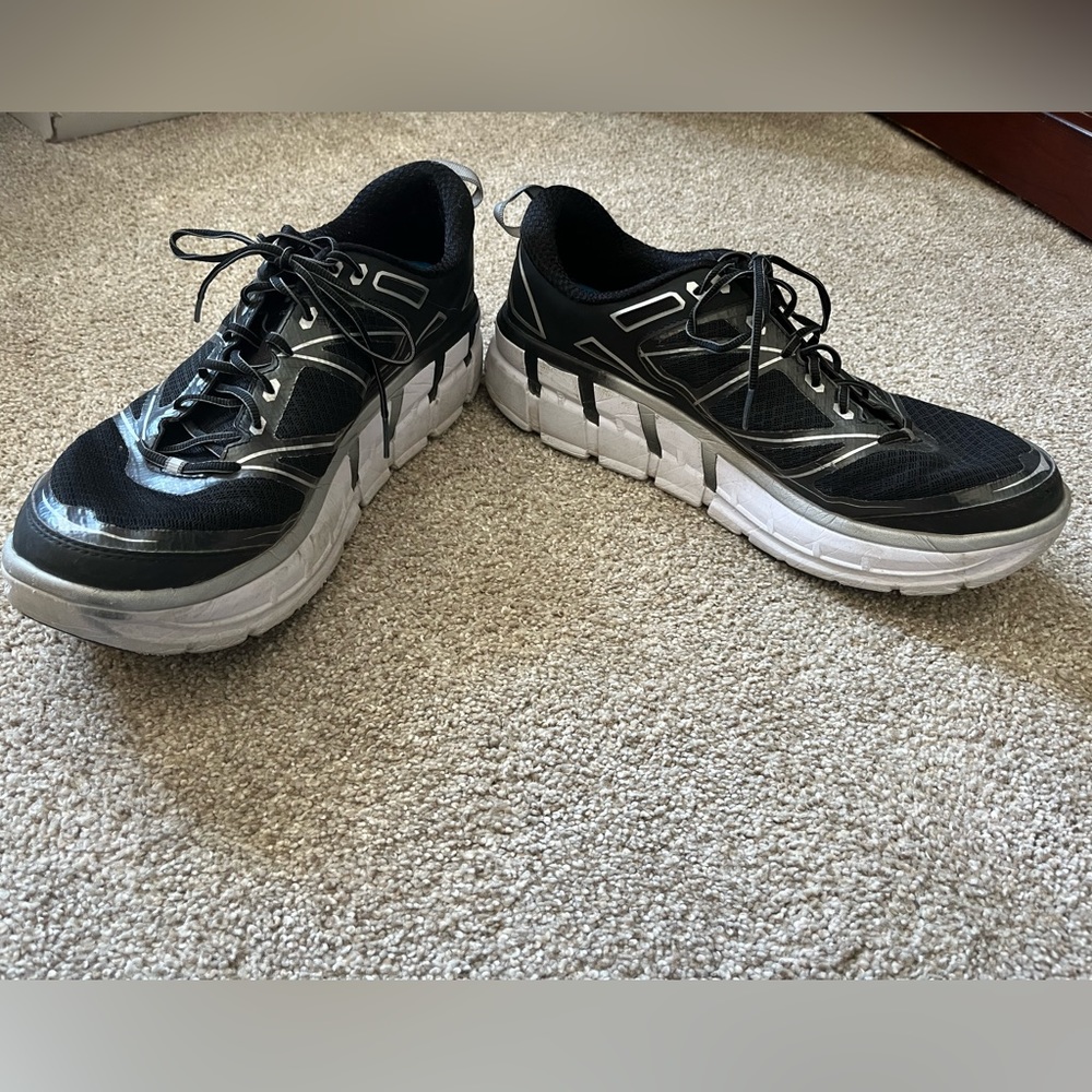 Men’s 11 Hoka Odyessey
